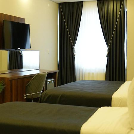 Grand Krone Hotel Cinarcik ภายนอก รูปภาพ