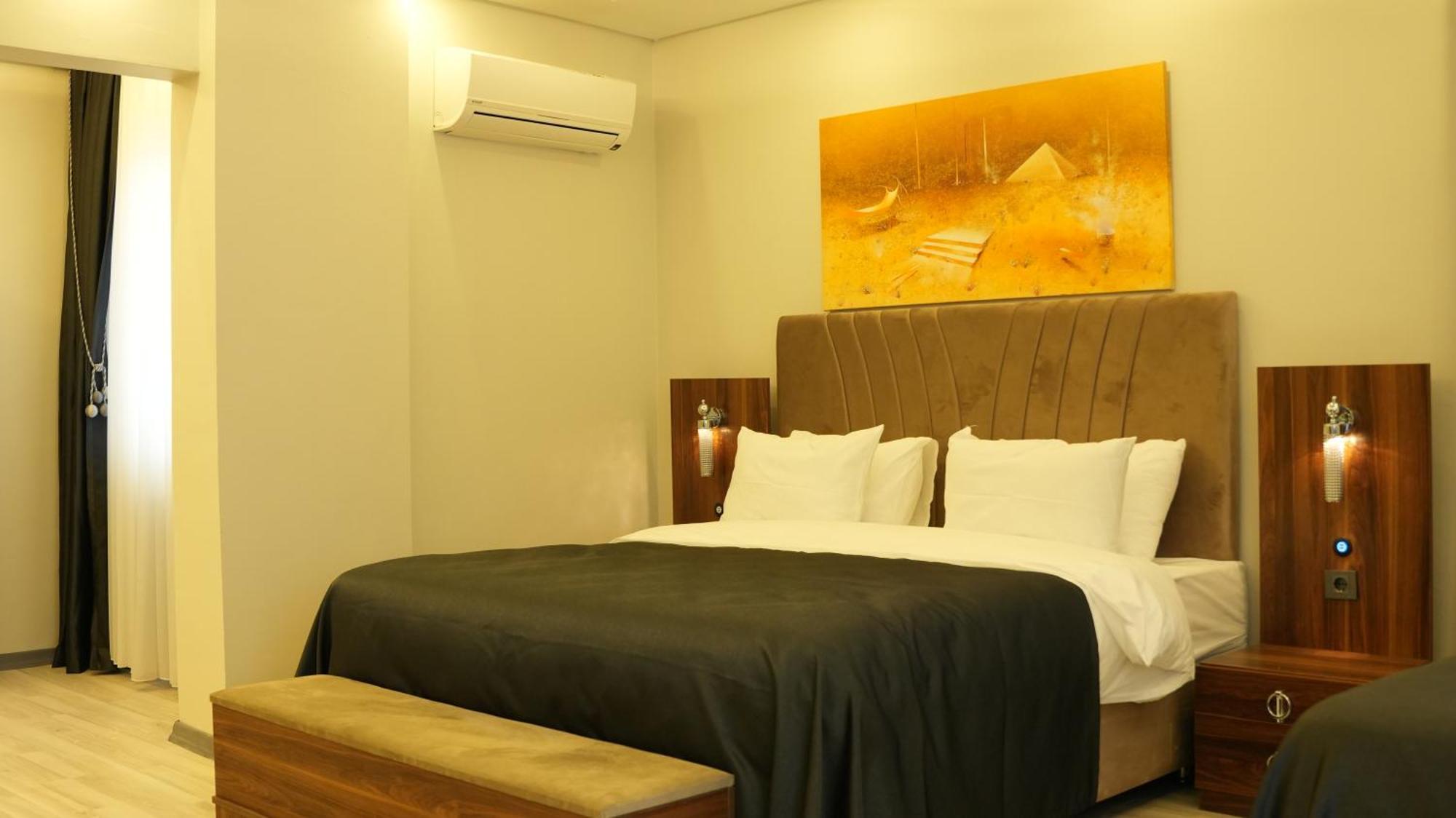 Grand Krone Hotel Cinarcik ภายนอก รูปภาพ