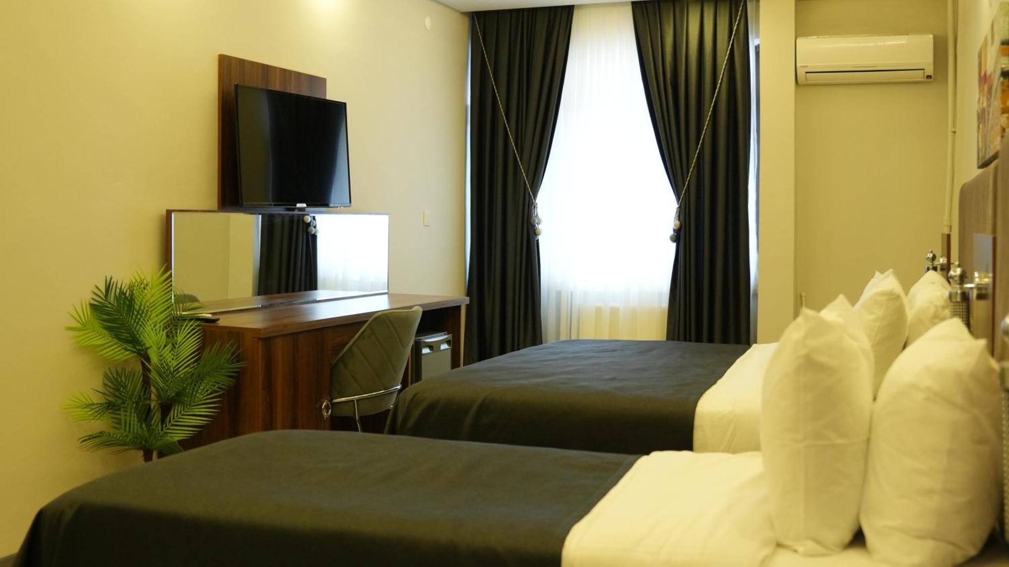 Grand Krone Hotel Cinarcik ภายนอก รูปภาพ