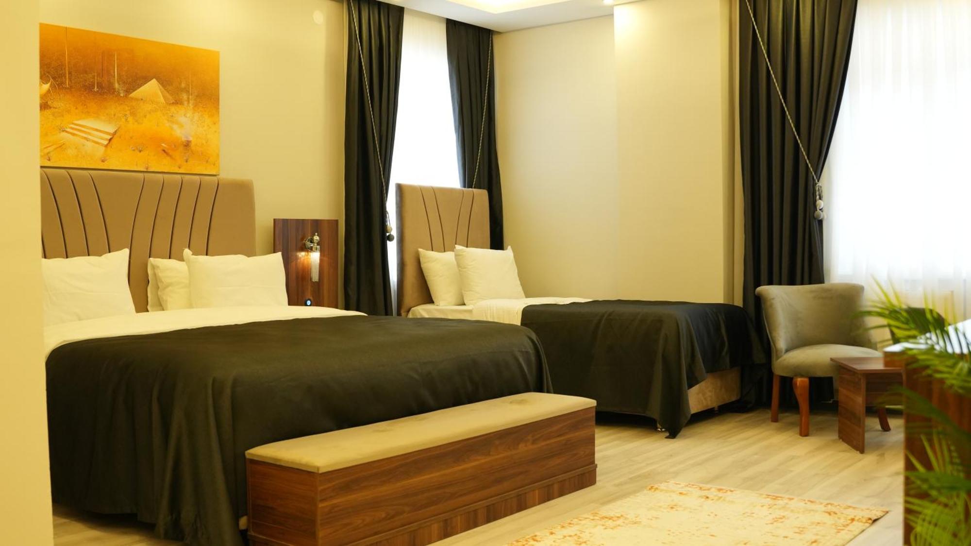 Grand Krone Hotel Cinarcik ภายนอก รูปภาพ