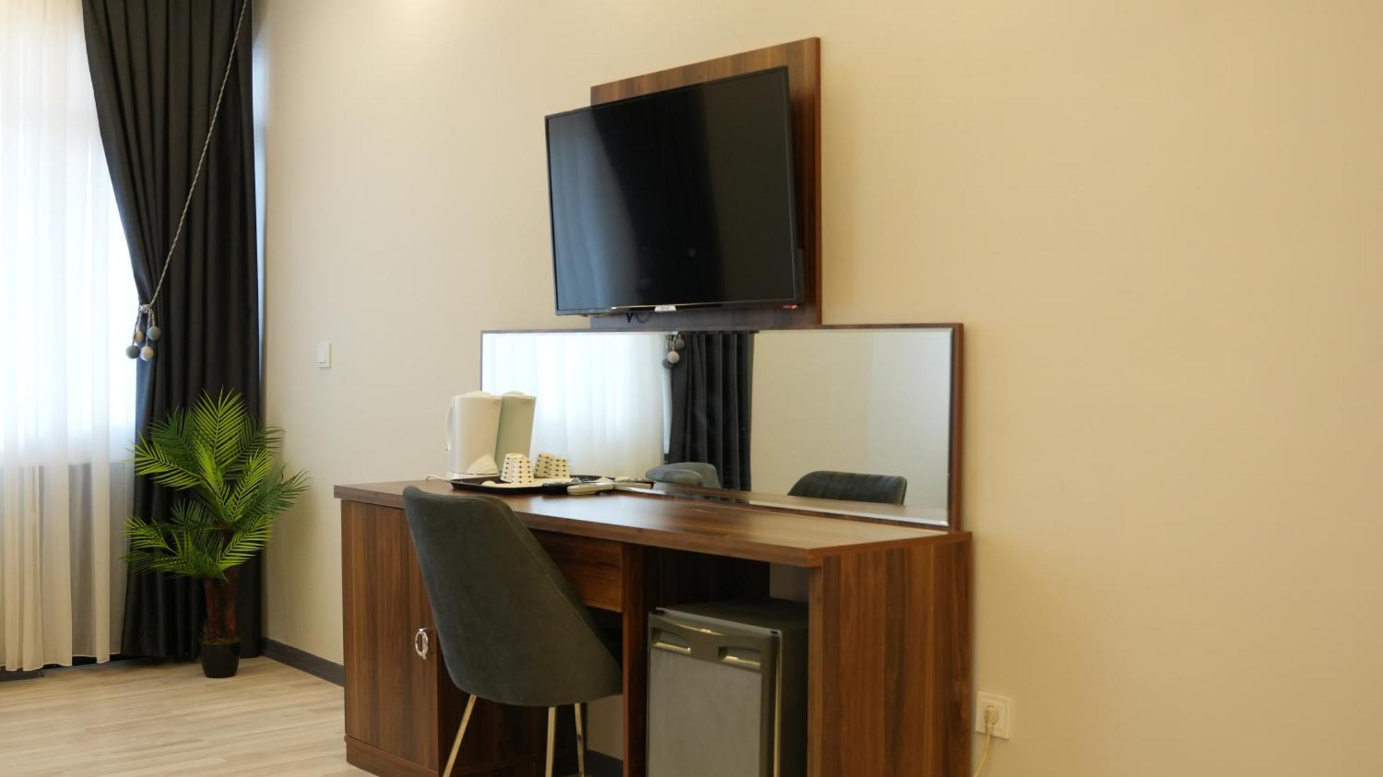 Grand Krone Hotel Cinarcik ภายนอก รูปภาพ