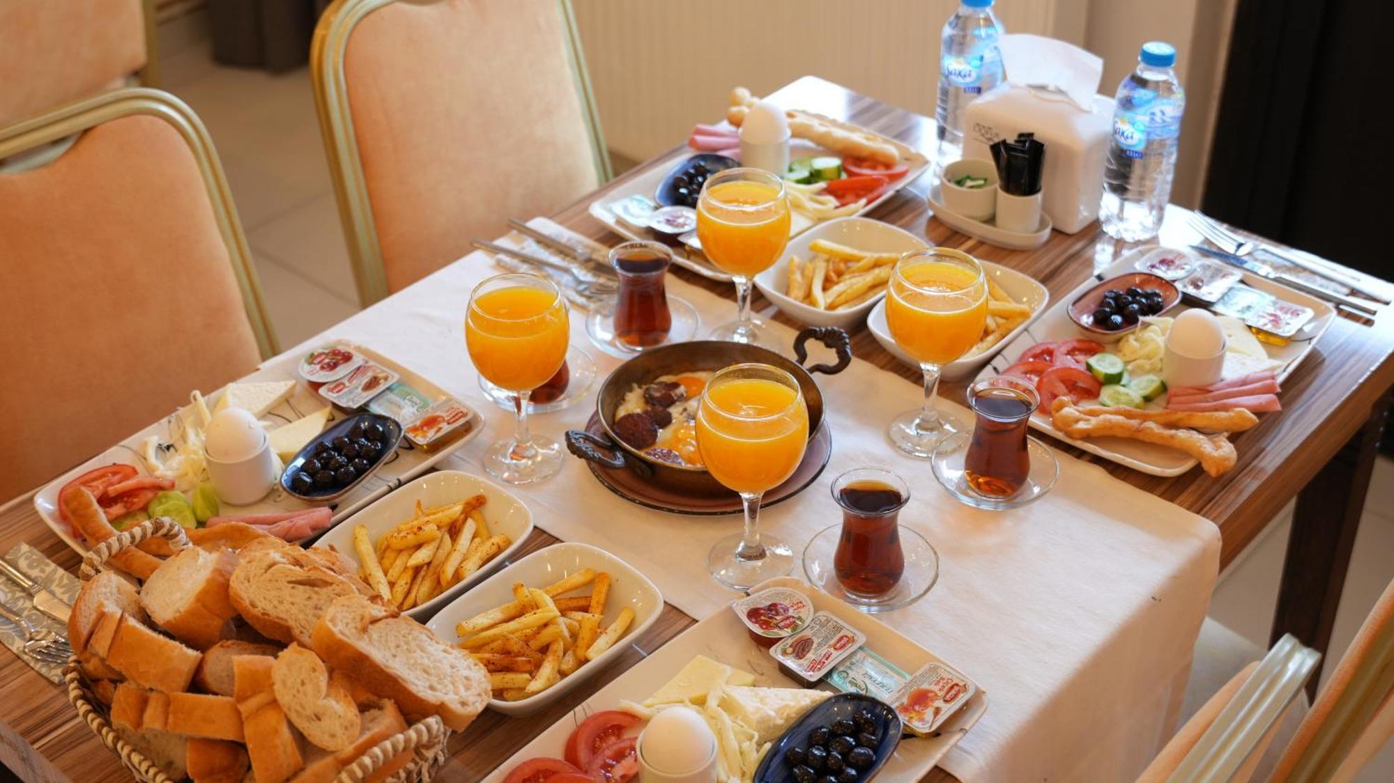 Grand Krone Hotel Cinarcik ภายนอก รูปภาพ