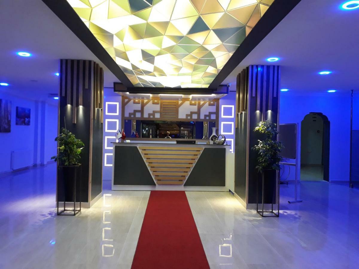 Grand Krone Hotel Cinarcik ภายนอก รูปภาพ